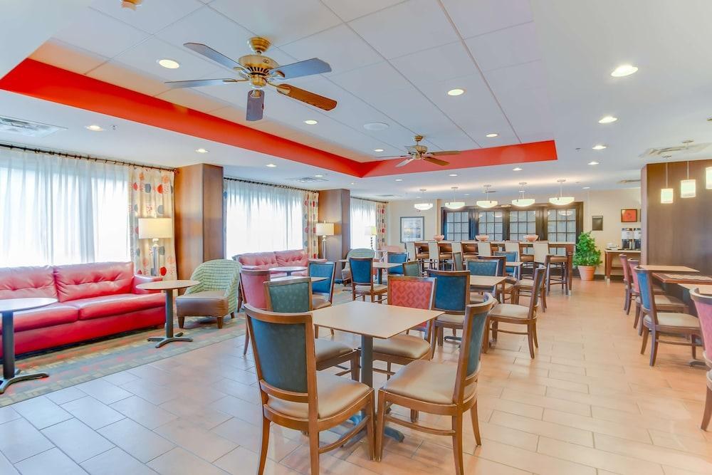 Hampton Inn Bellevue / Nashville-I-40 West photo 2