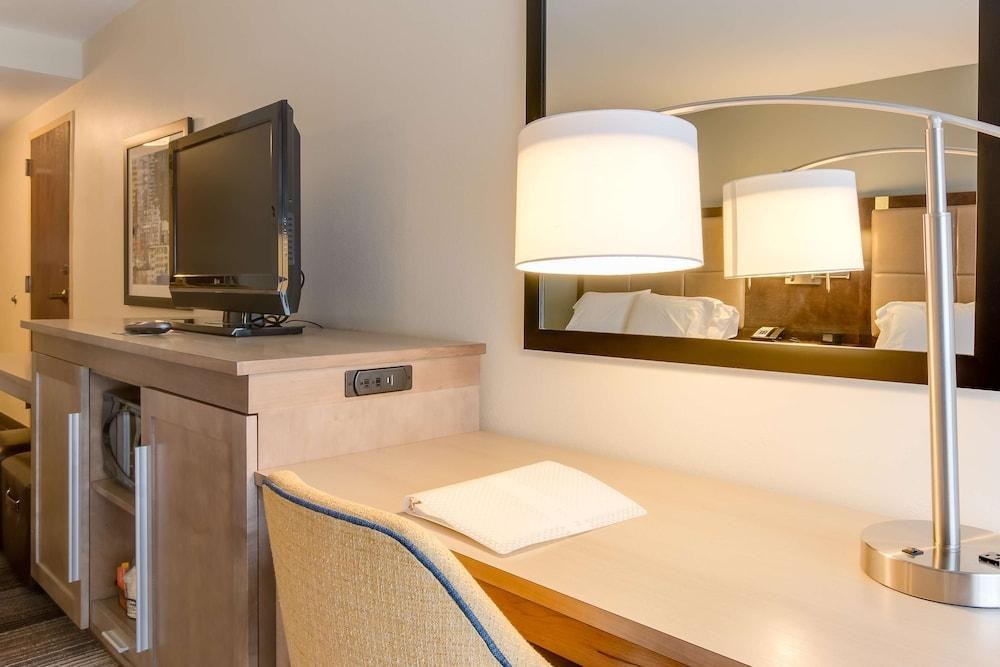Hampton Inn Bellevue / Nashville-I-40 West photo 3