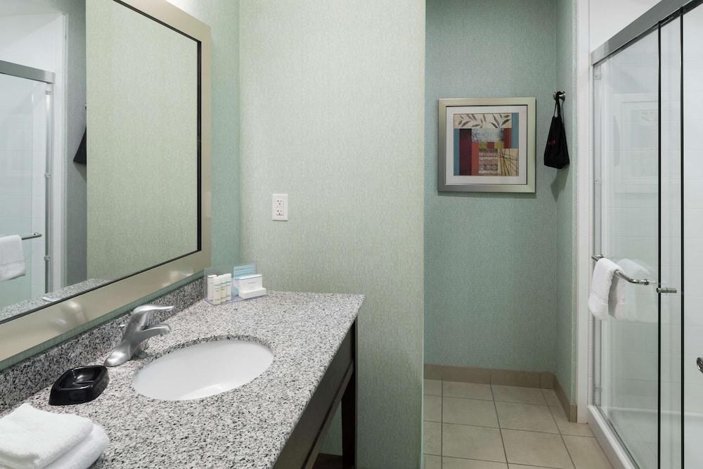 Hampton Inn & Suites Huntsville/Research Park Area photo 2