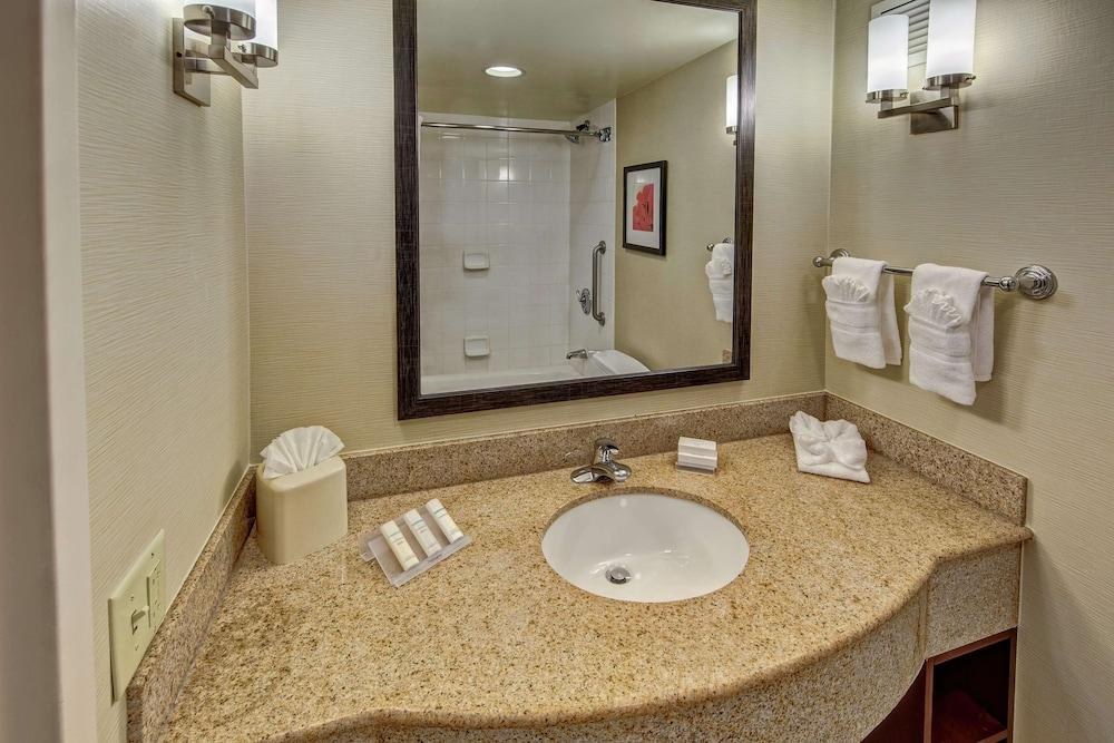 Hilton Garden Inn Houston/Bush Intercontinental Airport photo 3