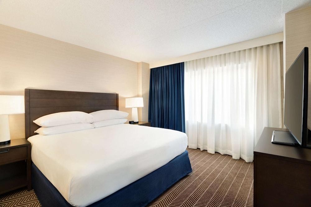 Embassy Suites by Hilton Boston At Logan Airport photo 3