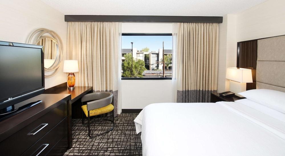 Embassy Suites by Hilton Las Vegas photo 2