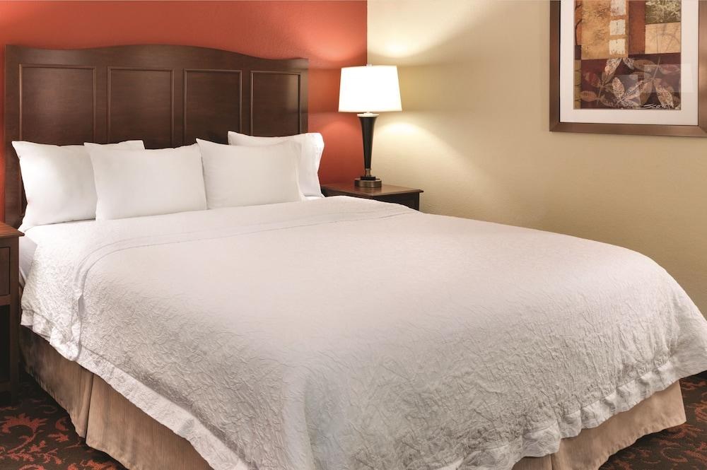 Hampton Inn Houston-Willowbrook Mall photo 3