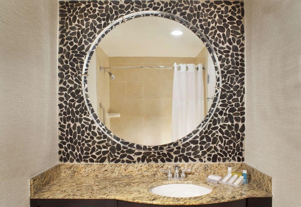 Hilton Garden Inn Nashville Vanderbilt photo 2