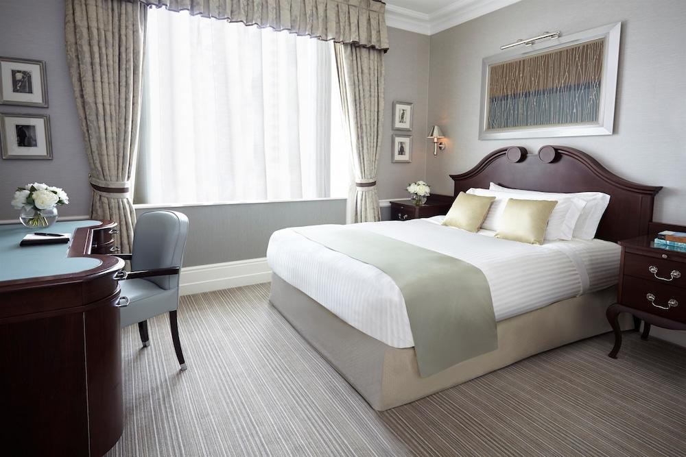 THE CONNAUGHT HOTEL photo 2