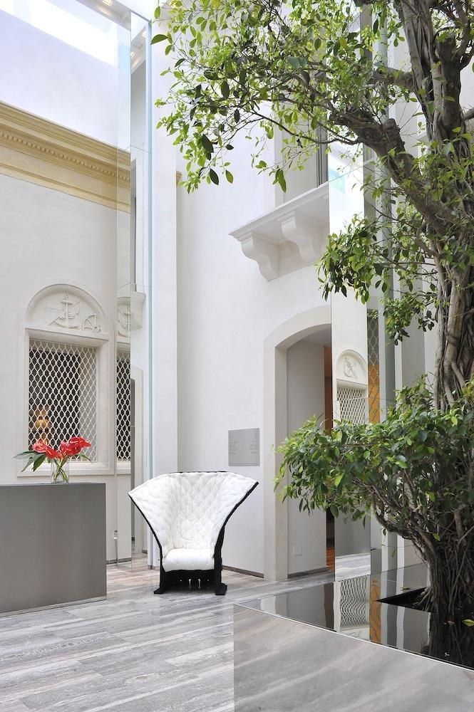 Romano House photo 2