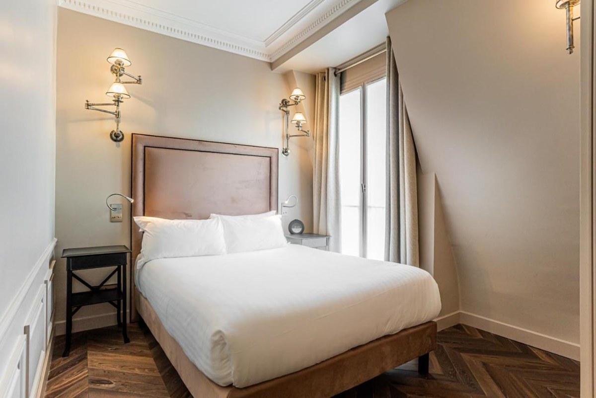 HOTEL SAINT LOUIS - JARDIN DU LUXEMBOURG photo 2