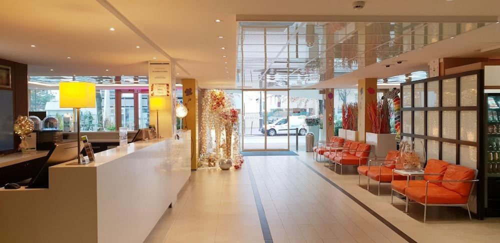 HOLIDAY INN EXPRESS PARIS - CA photo 3