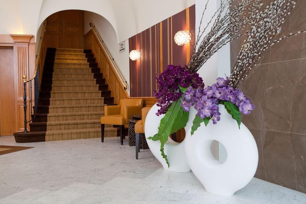 HOTEL PARIS NEUILLY photo 2
