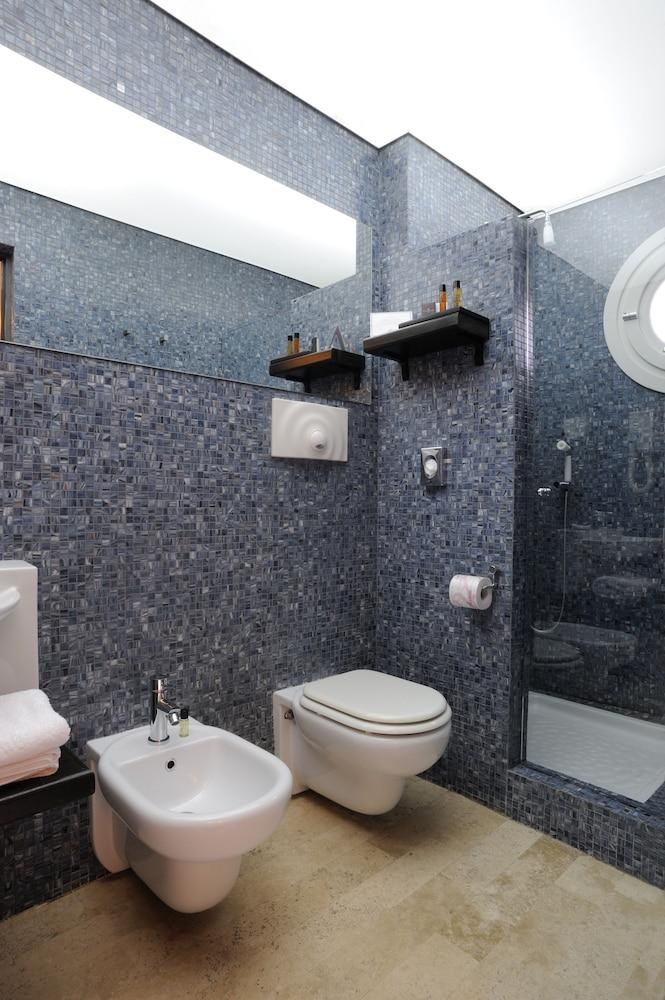 UCCIARDHOME photo 3