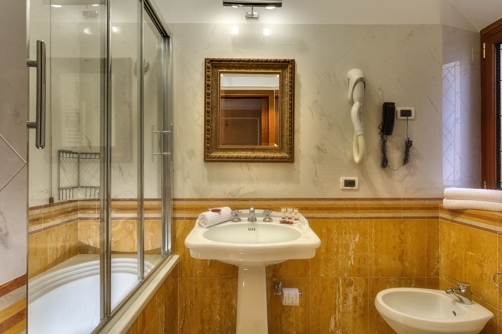 COMFORT HOTEL BOLIVAR photo 1