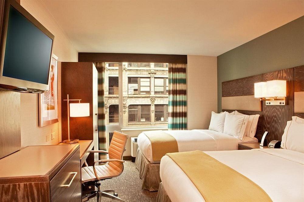 HOLIDAY INN EXPRESS - MANHATTA photo 2
