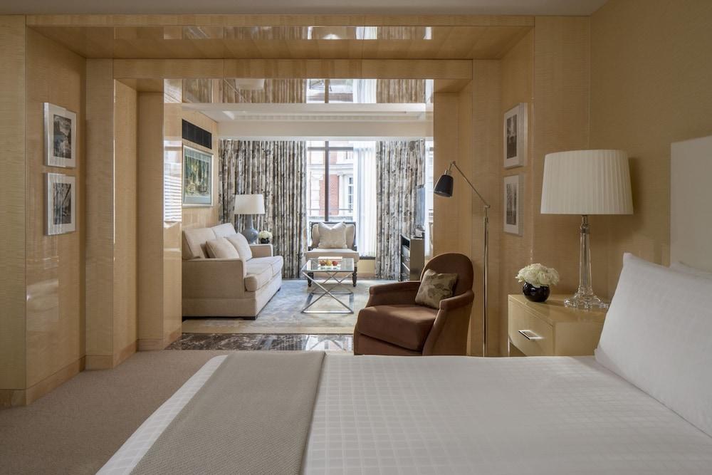 FOUR SEASONS AT PARK LANE photo 2