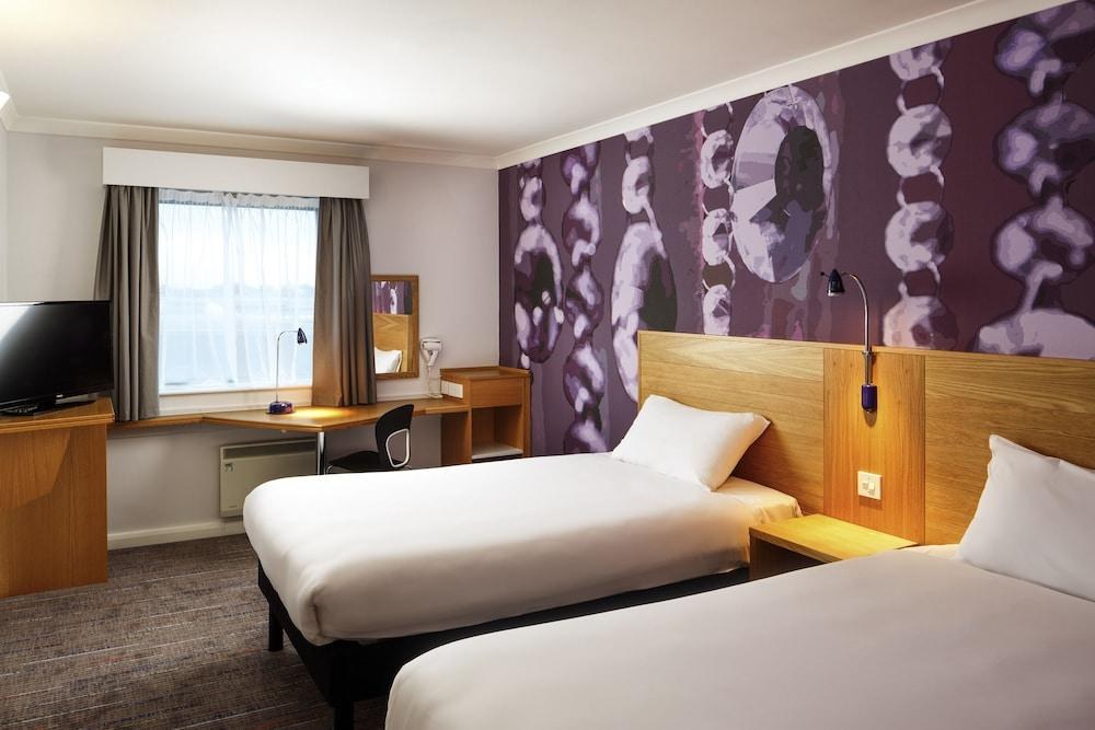 IBIS STYLES BIRMINGHAM AIRPORT photo 3