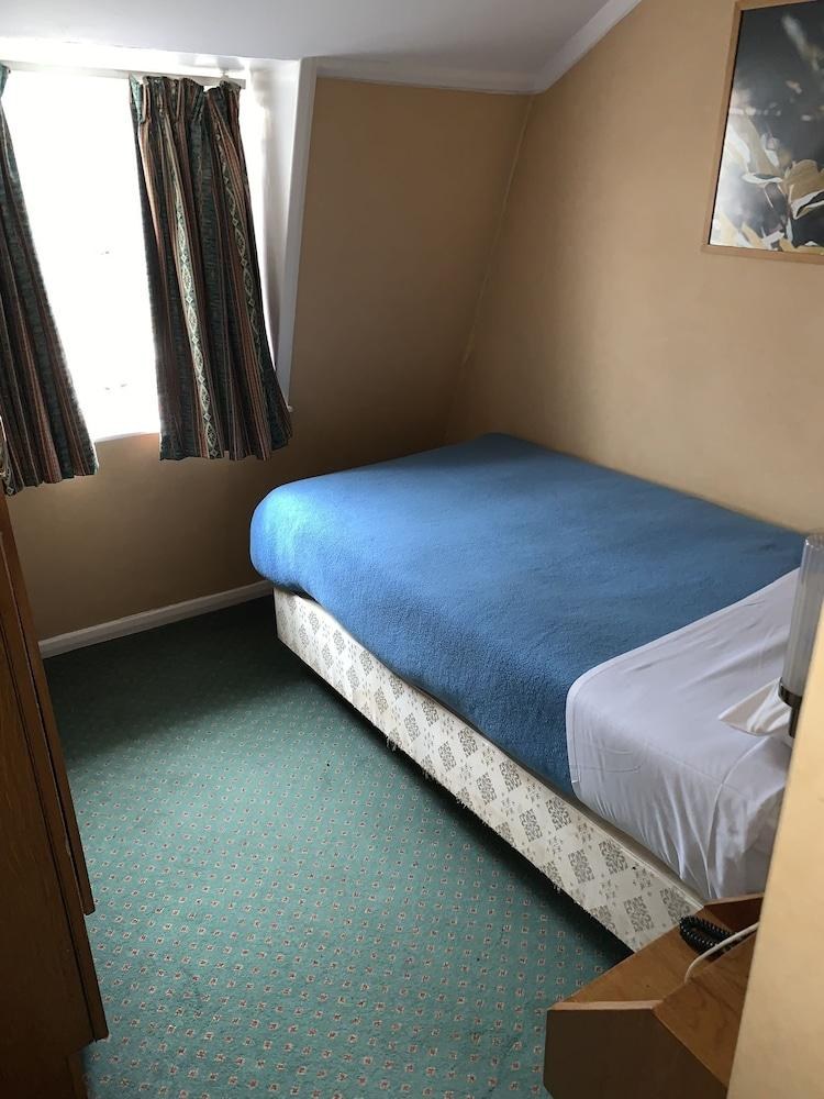 BEVERLEY CITY photo 2