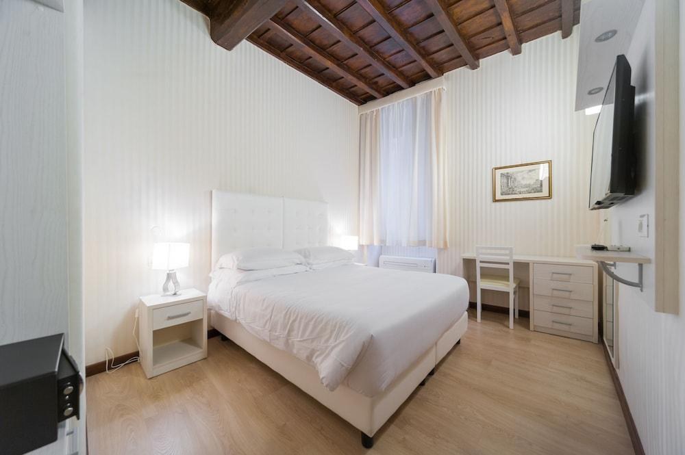 TREVI 41 HOTEL photo 2