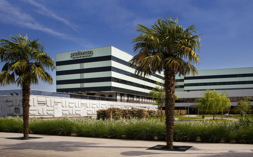 PULLMAN BORDEAUX LAC photo 1