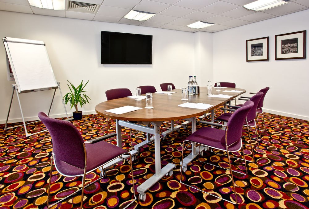 HOLIDAY INN EXPRESS BIRMINGHAM SOUTH photo 1