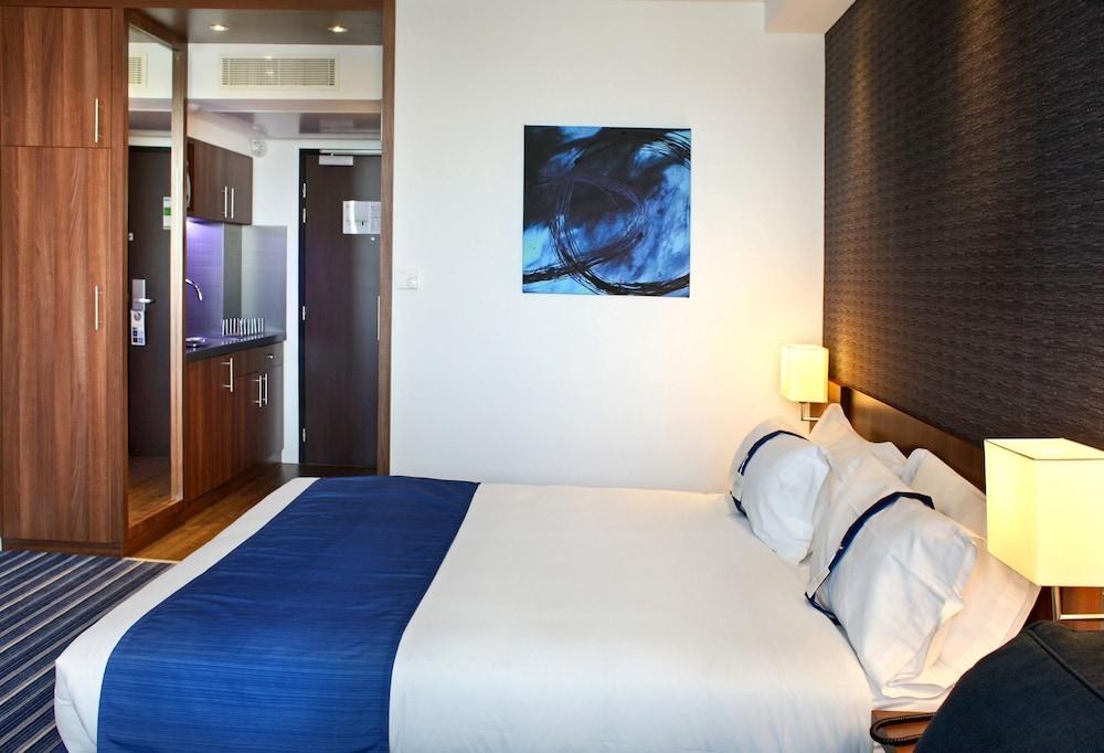 HOLIDAY INN EXPRESS MONTPELLIE photo 2