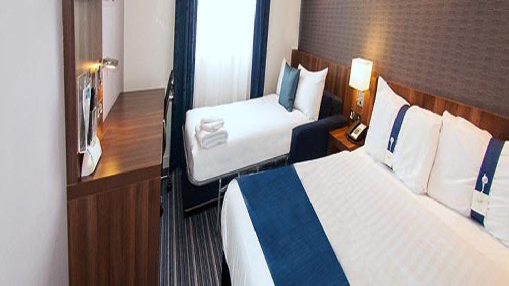 HOLIDAY INN EXPRESS LIVERPOOL - HOYLAKE