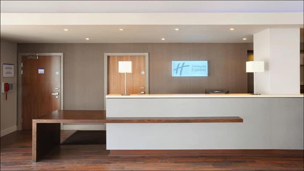 HOLIDAY INN EXPRESS LIVERPOOL - HOYLAKE photo 4