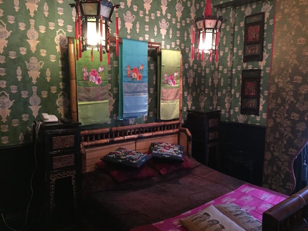 PAVILION photo 4