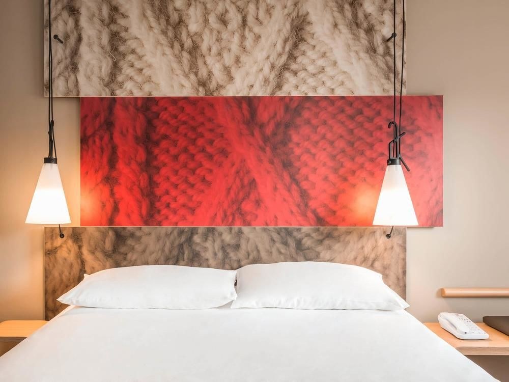 IBIS LONDON STRATFORD photo 1