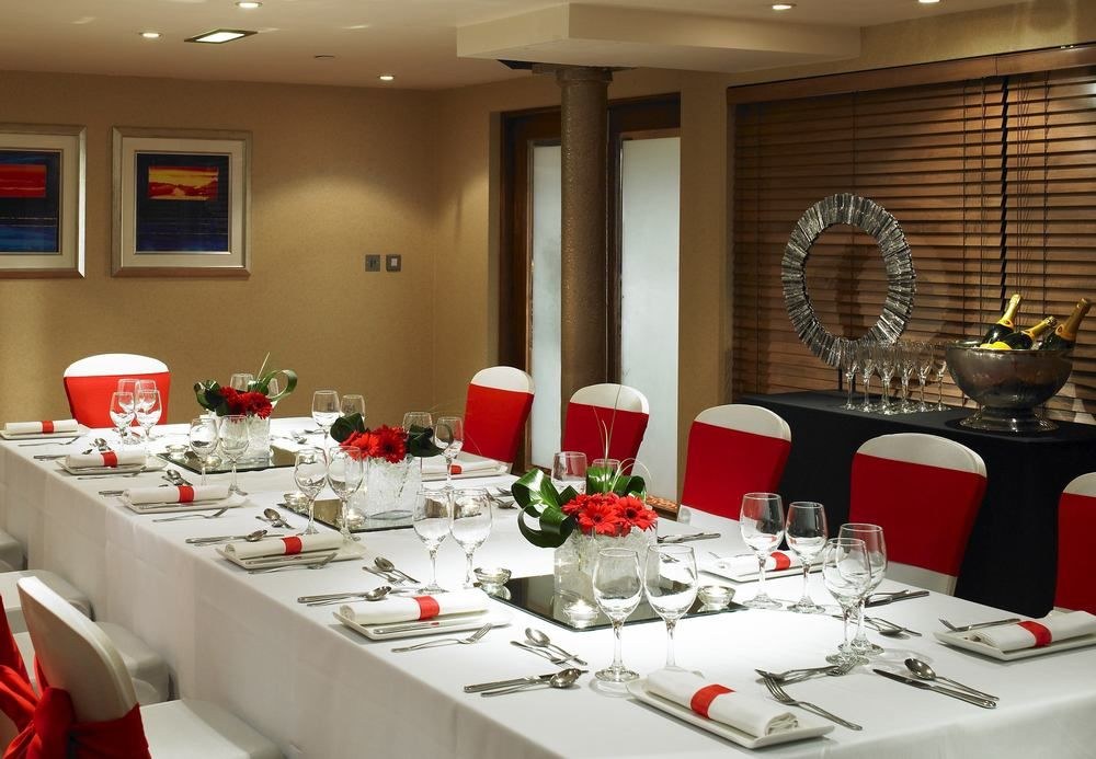 MANCHESTER MARRIOTT VICTORIA  ALBERT HOTEL photo 2