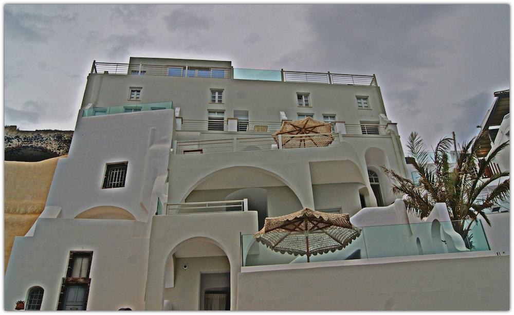 NEFELES LUXURY SUITES photo 3