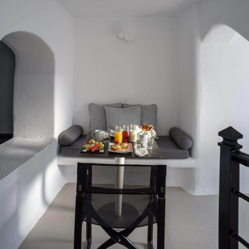 NEFELES LUXURY SUITES photo 4