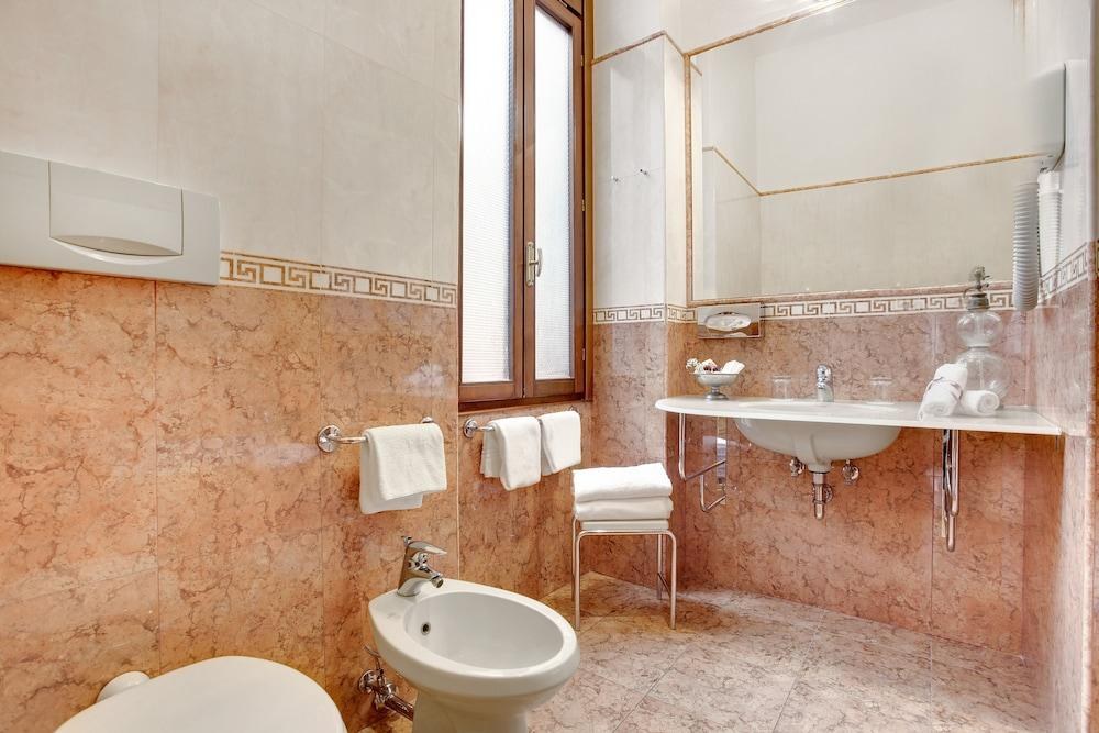 PALAZZO SCHIAVONI photo 4