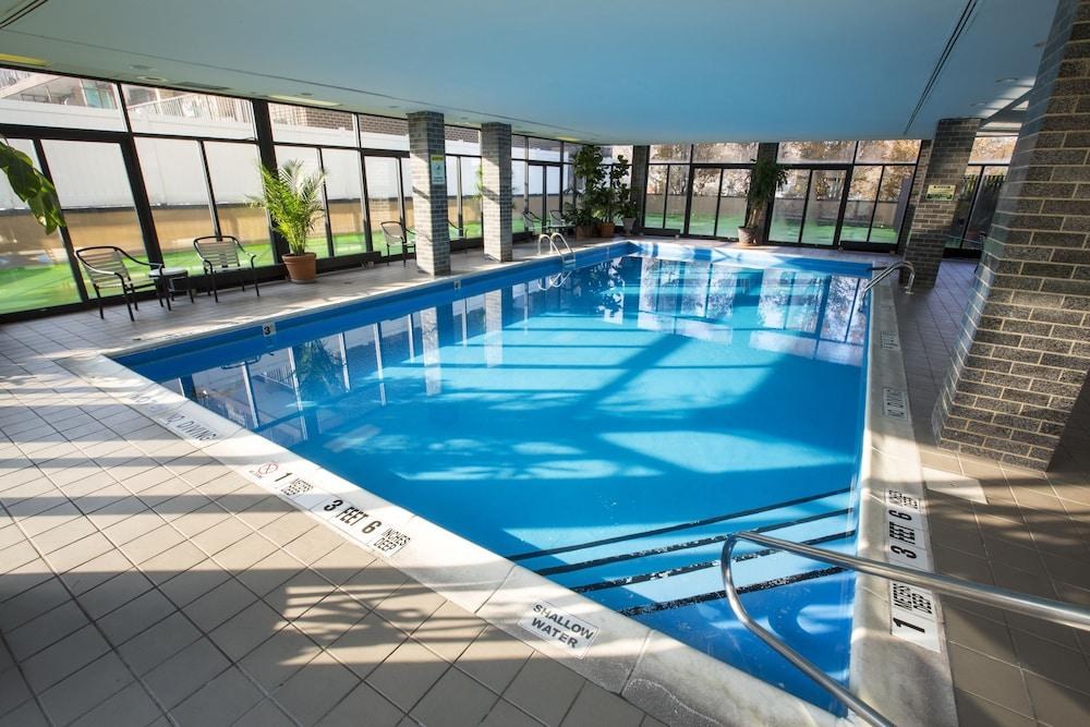 HOLIDAY INN LAGUARDIA AIRPORT photo 4