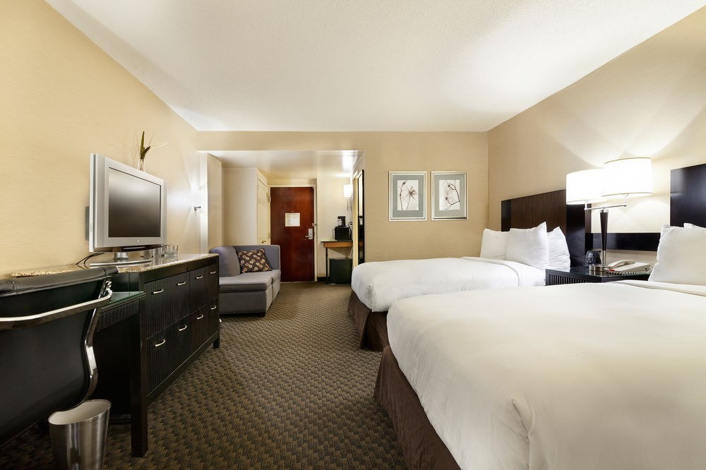 RADISSON JFK AIRPORT photo 1
