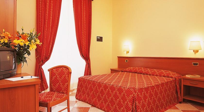 HOTEL ROMANTICA photo 3