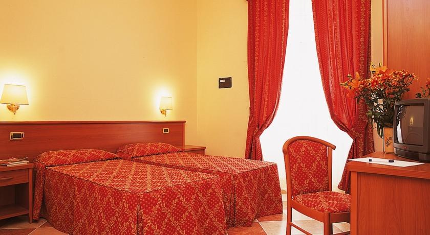 HOTEL ROMANTICA photo 4
