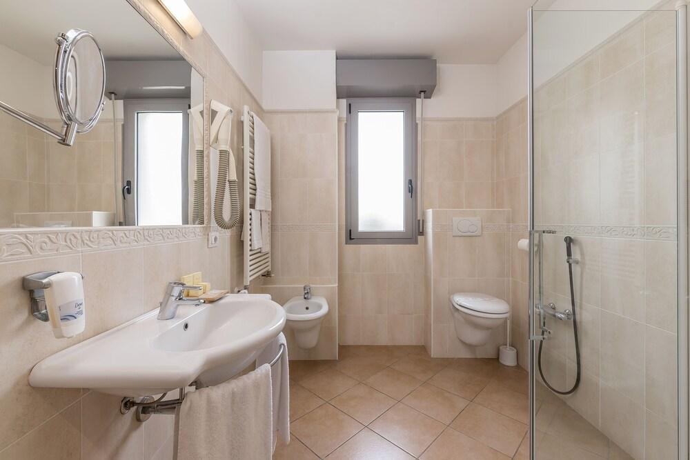 Sovrana Hotel & Re Aqva Spa photo 4
