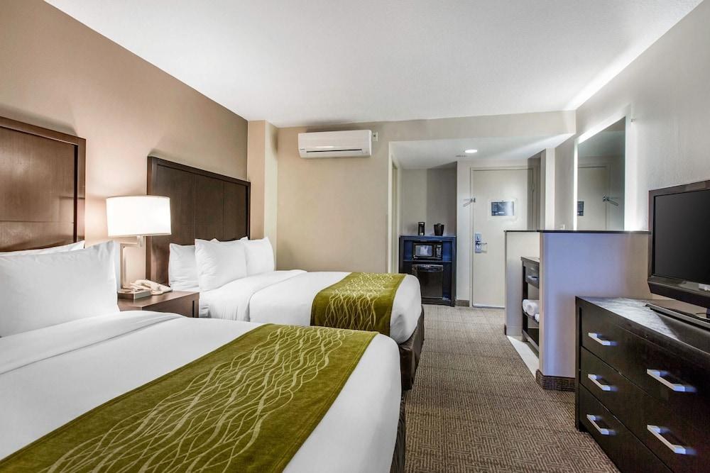 Best Western Inn & Suites San Diego ¿ Zoo/SeaWorld photo 2