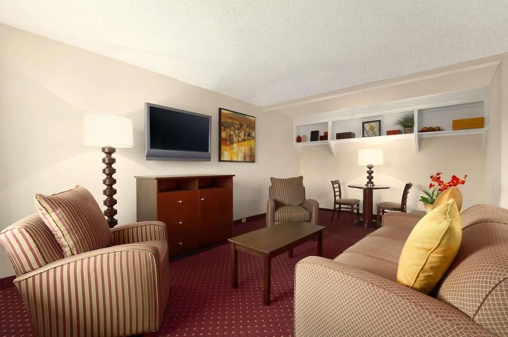 DAYS INN WILD WILD WEST HOTEL photo 3