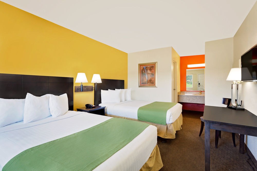 HOWARD JOHNSON BY WYNDHAM LAS VEGAS NEAR THE STRIP photo 1