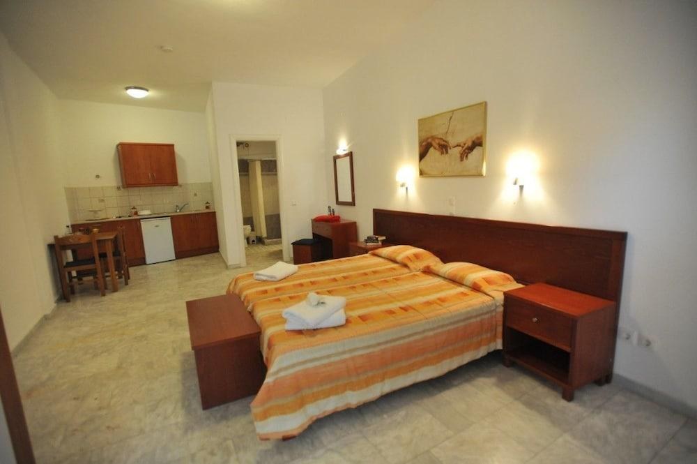SAINT SPIRIDON APTS photo 2