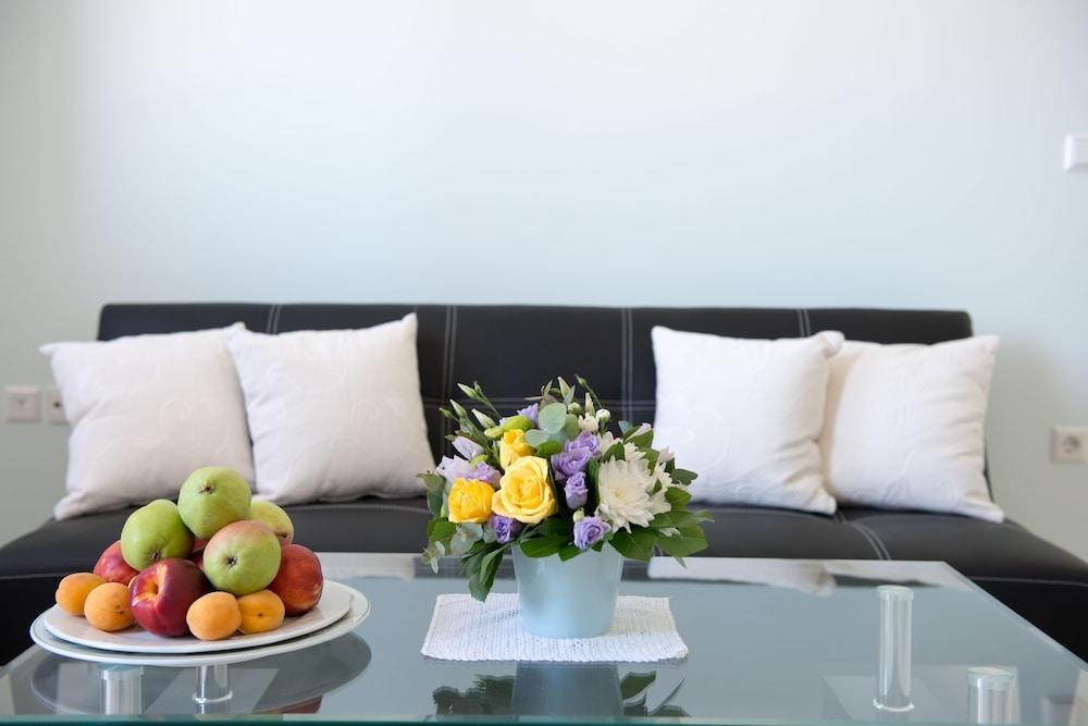 MOONLIGHT APARTMENTS photo 4