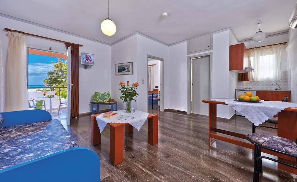 KOUKOURAS HOTEL photo 2