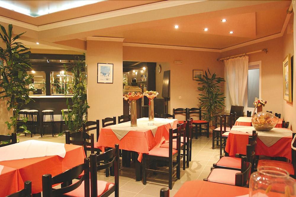 KOUKOURAS HOTEL photo 3
