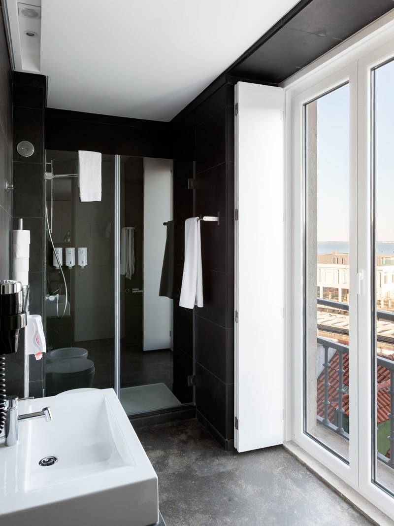 HELLO LISBON SANTA APOLONIA APARTMENTS photo 4