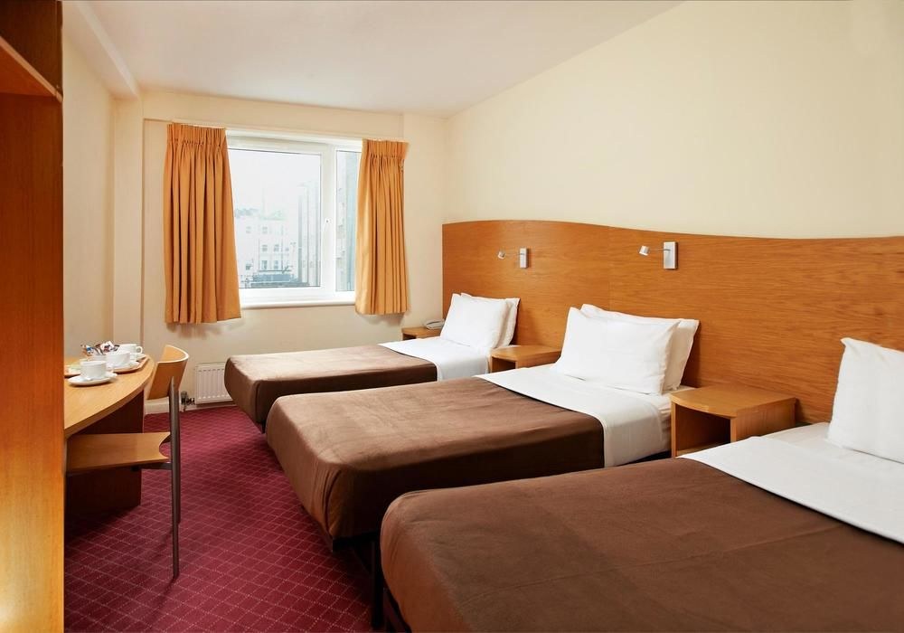 Ambassadors Hotel photo 1