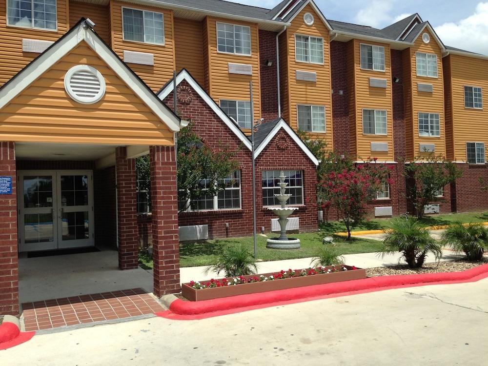 Super 8 by Wyndham San Antonio Downtown NE photo 4