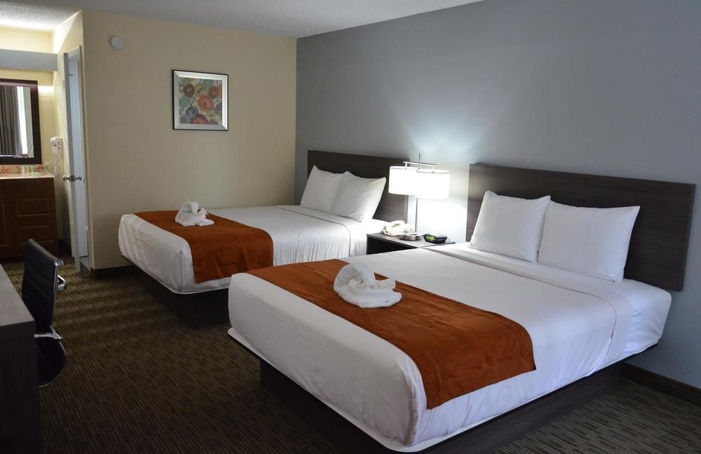 Days Inn & Suites by Wyndham Orlando Airport