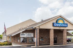 Days Inn By Wyndham Nashville North/Opryland Area photo 3