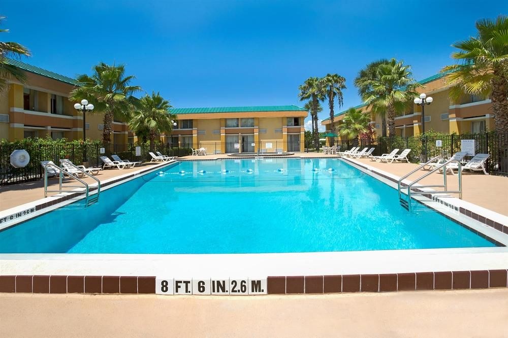 Garnet Inn and Suites Orlando
