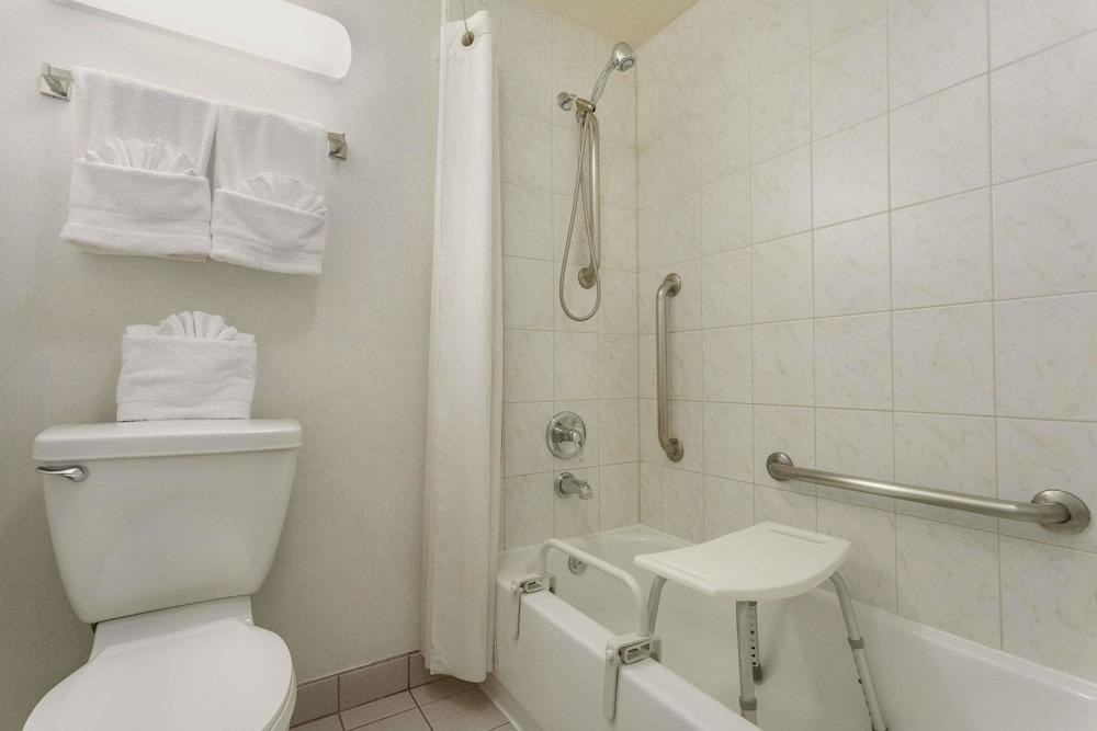 DAYS INN SAN DIEGO/DOWNTOWN/CONVENTION CENTER photo 3